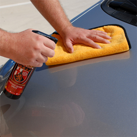 The Cobra Gold Plush Microfiber Towel has a thick weave and microfiber edge that's great for quick detailing.